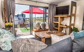 Modern Beachfront With Swimming Pool- 27 Azure, Blouberg, Cape Town